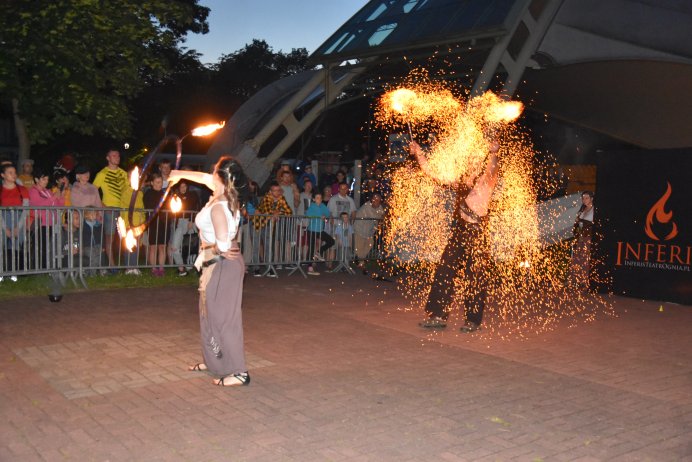 Pokaz ognia Teatru Inferis